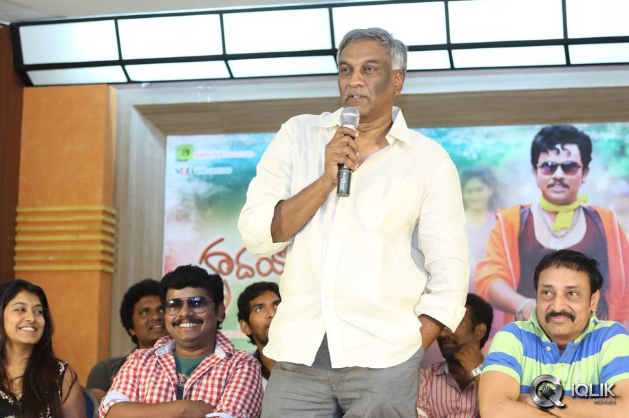 Hrudaya-Kaleyam-Movie-Platinum-Disc-Functiion